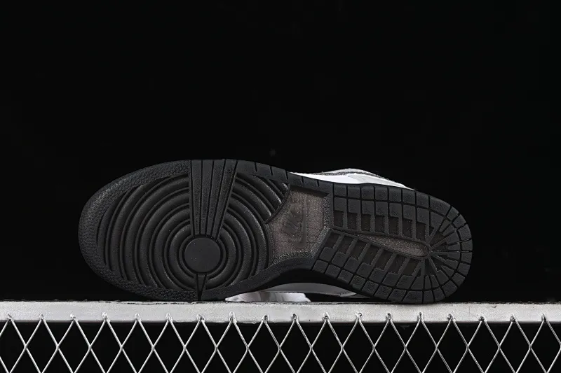All categories Nk SB Dunk series Nk SB Dunk Low low-top sneakers Nk Dunk Low "Glitter Swoosh" light silver SB low-top casual sneakers HQ3462-191